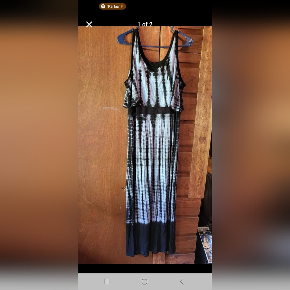 Stylish Tie-Dye Maxi Dress